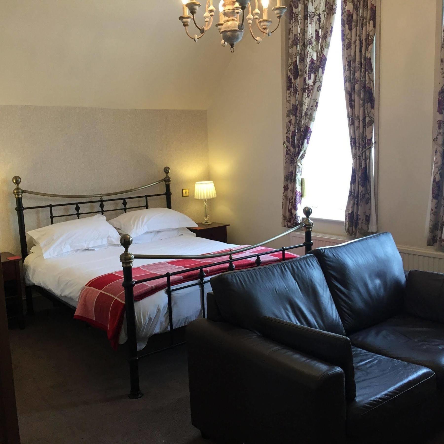 The Beaumont Accommodation Лаут Экстерьер фото